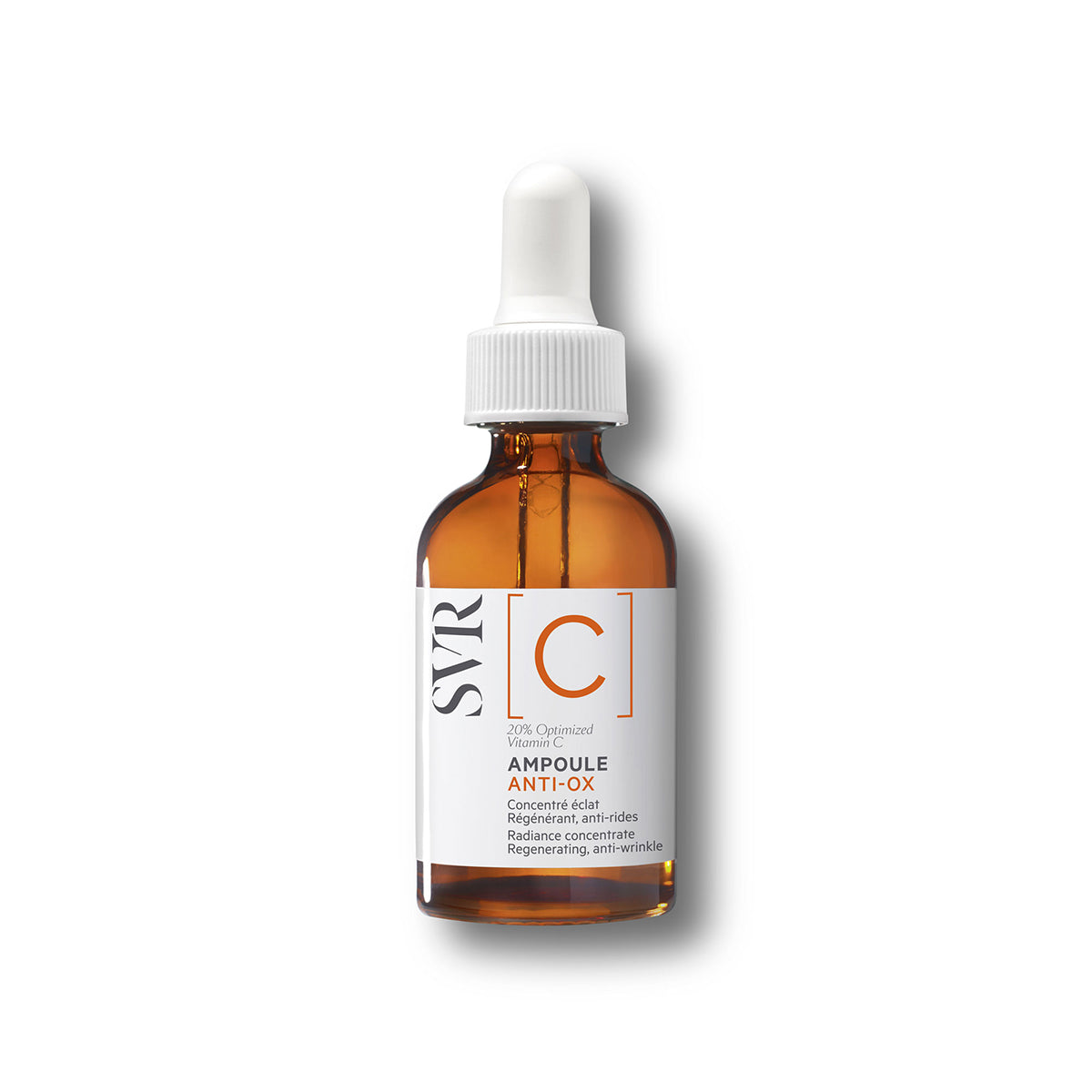 Flacone in vetro ambrato di SVR Ampoule Anti-Ox con contagocce bianco e etichetta con Vitamina C su sfondo bianco.